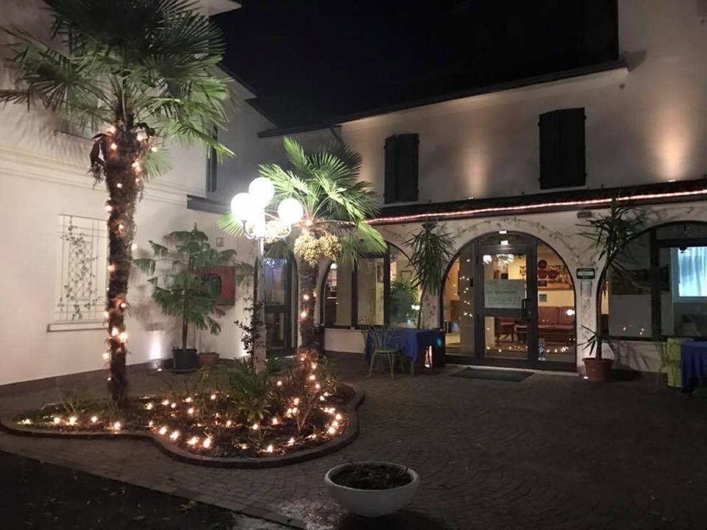 Hotel Ristorante La Grotta Castiglione Delle Stiviere Exteriér fotografie