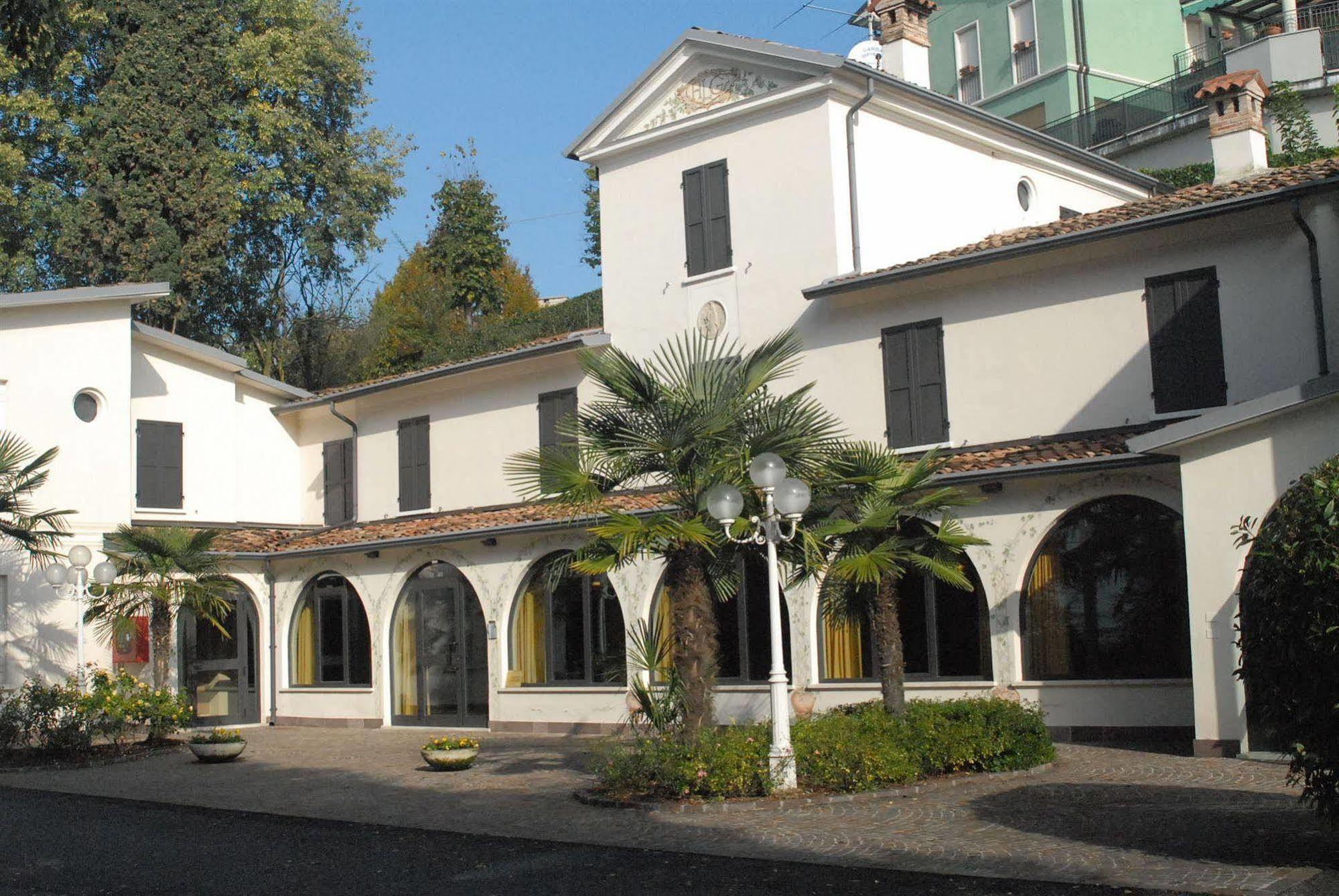 Hotel Ristorante La Grotta Castiglione Delle Stiviere Exteriér fotografie